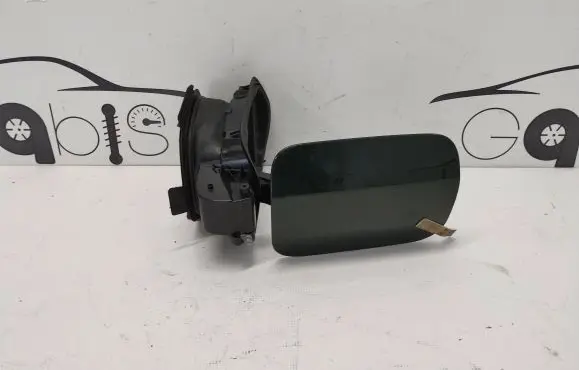 BMW i4 Fuel tank cap