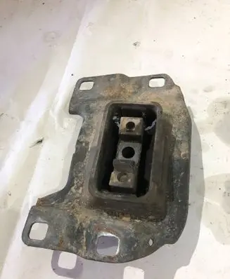 Ford Focus Engine mount bracket 3m517m121