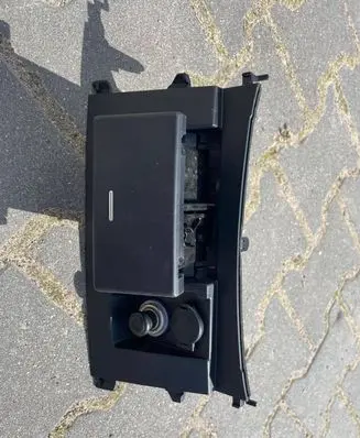 Toyota Land Cruiser (J200) Car ashtray 
