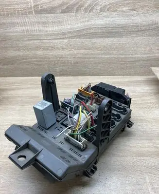 Renault Laguna I Fuse module 8200043240A 7700810873