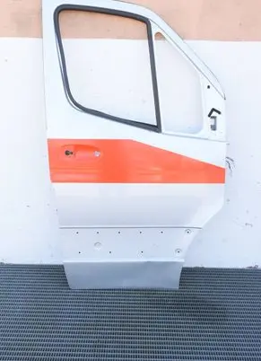 Mercedes-Benz Sprinter W907 W910 Front door 
