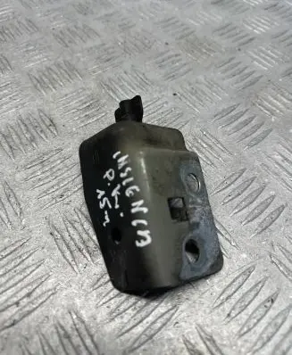 Opel Insignia A Fender mounting bracket