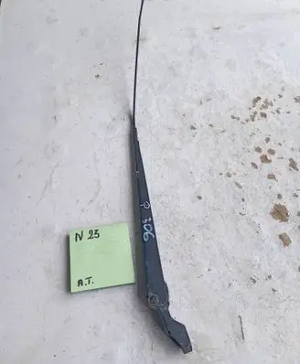 Peugeot 206 Front wiper blade arm 5678657