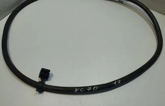 Volvo XC70 Engine coolant pipe/hose 08638601