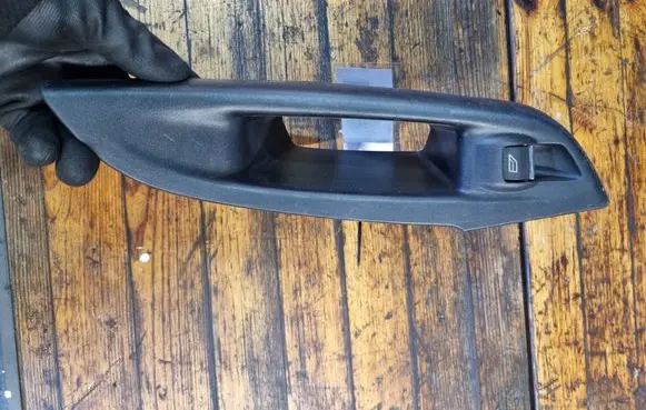 Ford Focus Other switches/knobs/shifts BM51A237W20BEW