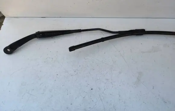 Mercedes-Benz E W213 Front wiper blade arm A2138205302