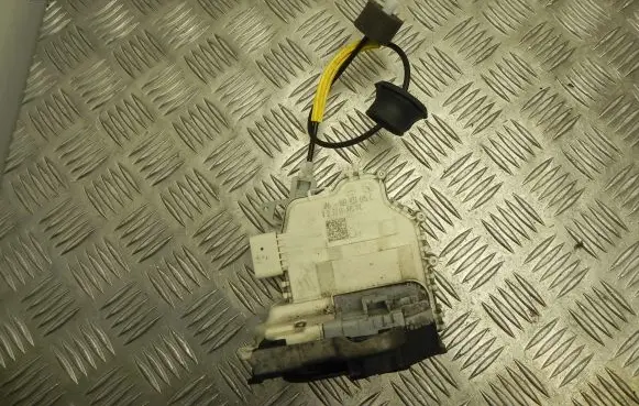 Loading door lock