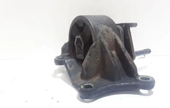 Hyundai Santa Fe Engine mount bracket 218322B200