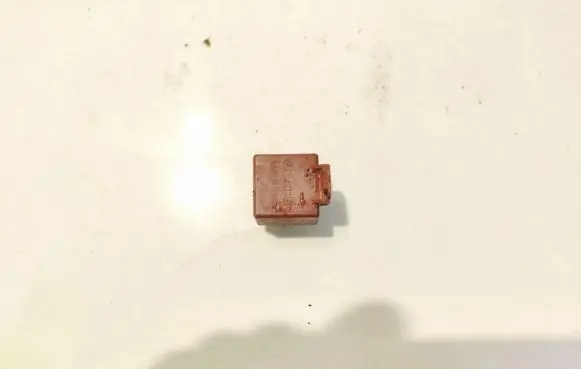Renault 19 Other relay 25a03524
