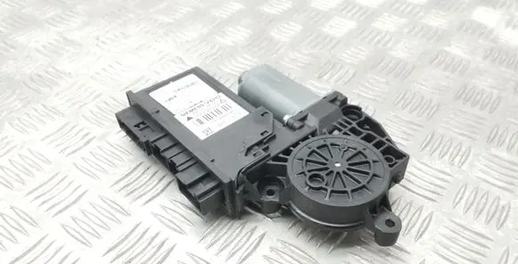 Seat Exeo (3R) Front door window regulator motor 8E2959801E