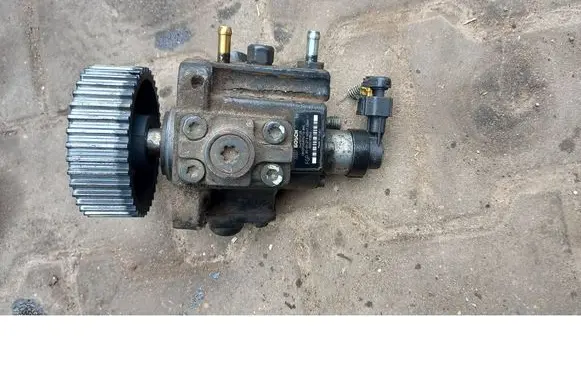 Opel Zafira B Fuel injection high pressure pump 