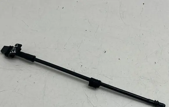 Ford Explorer VI Windshield washer spray nozzle