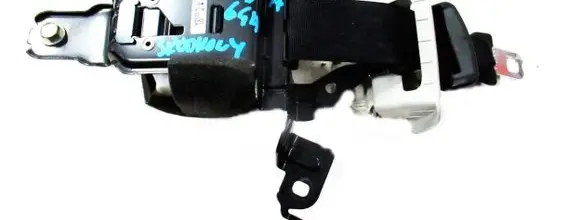 Mazda 6 Middle seatbelt (rear) 
