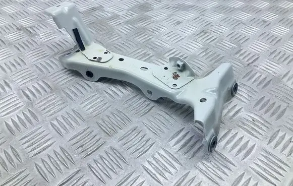 Audi A3 S3 8V Fender mounting bracket 8V0821136A