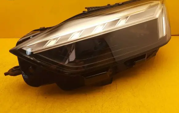 Audi A5 Headlight/headlamp 8W6941039A