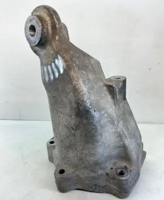 Mercedes-Benz E W212 Engine mounting bracket A6512233504 ENAC46000