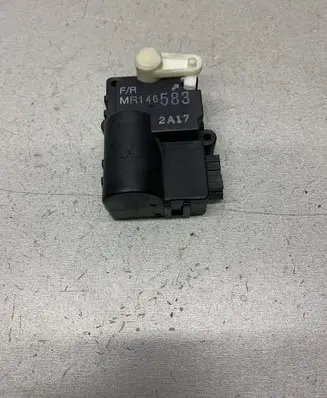 Volvo S40, V40 Air flap motor/actuator MR146583 2A17