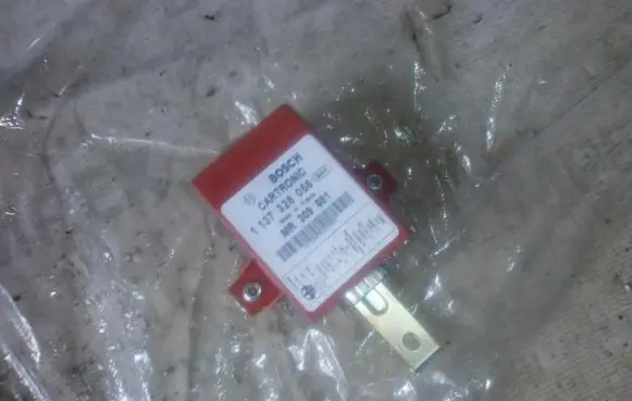 Mitsubishi Carisma Other control units/modules 1137328056 mr309681