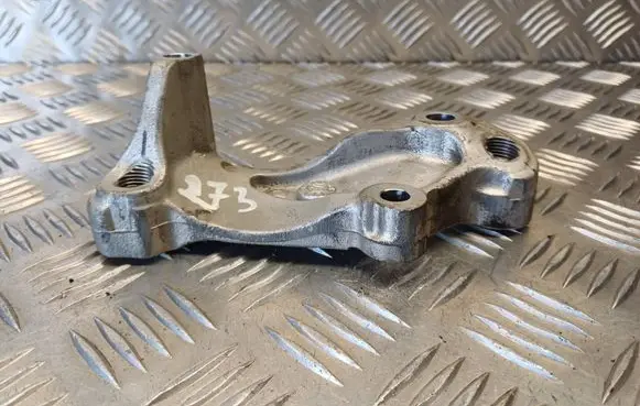 Nissan X-Trail T31 Gearbox mounting bracket F6046000A