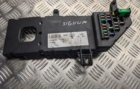 Opel Signum Fuse module 13120953