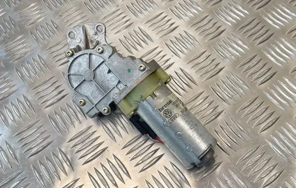 Volkswagen PASSAT B5.5 Seat adjustment motor 3B0959762AJ