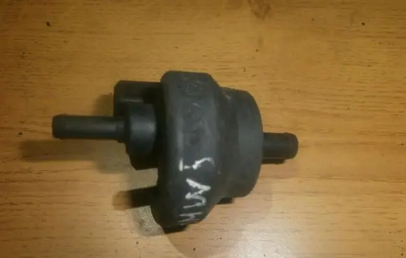 BMW 5 E34 Turbo solenoid valve 1726705