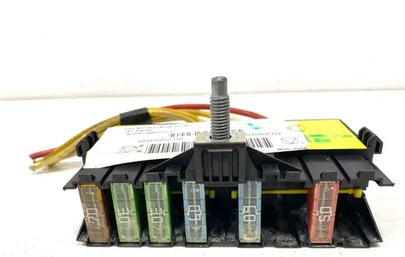 Peugeot 207 Fuse module 650705202 6507052 4086045307