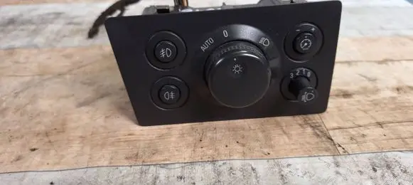 Opel Zafira B Light switch 13205868