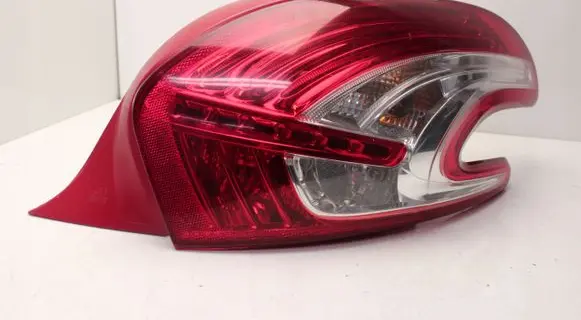 Peugeot 208 I Rear/tail lights 