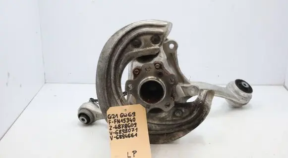 BMW 3 G20 G21 Front wheel hub 6878609