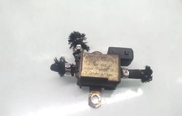 Volkswagen Golf IV Turbo solenoid valve 028906283J