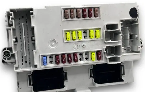 Fiat 500L Fuse box set 52140284