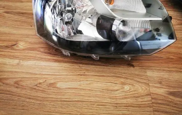 Volkswagen Transporter - Caravelle T5 Headlight/headlamp 7E1941016T LE08A6194 030125430200