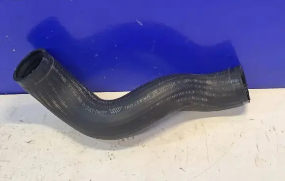 Volvo XC90 Intercooler hose/pipe 30766440