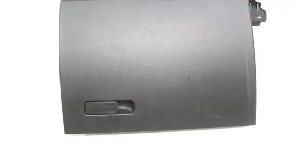 Mercedes-Benz EQA Glove box
