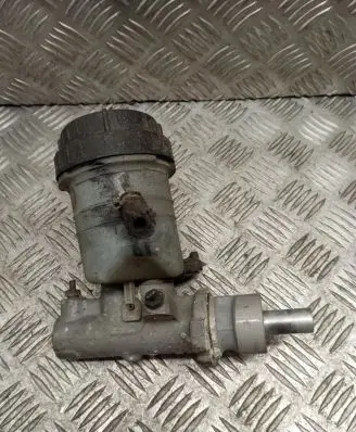 Volvo S40, V40 Master brake cylinder