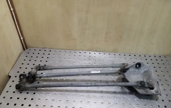 Front wiper linkage