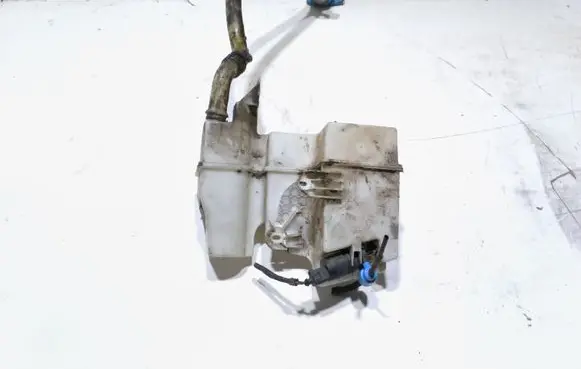 Volkswagen Transporter - Caravelle T5 Windshield washer fluid reservoir/tank