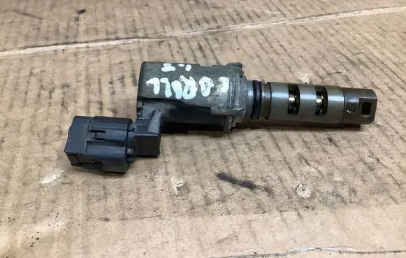 Toyota Corolla E120 E130 Camshaft vanos timing valve 1533022040