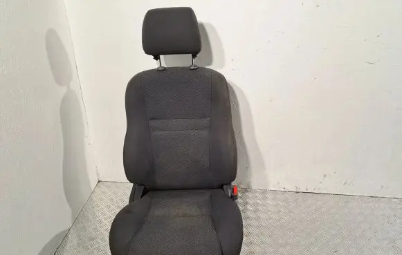Toyota Avensis T250 Front passenger seat 7143005790B0 71910CA030B0