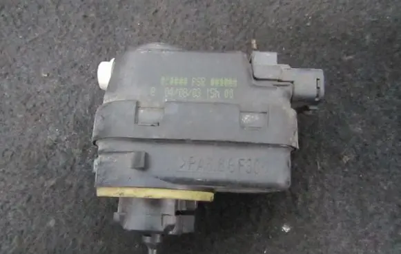 Peugeot 406 Headlight level adjustment motor 