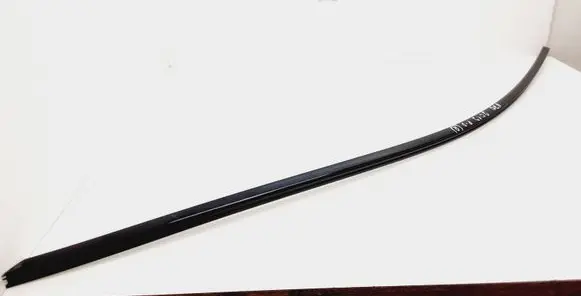 Volvo V70 Front door glass trim molding 31301875