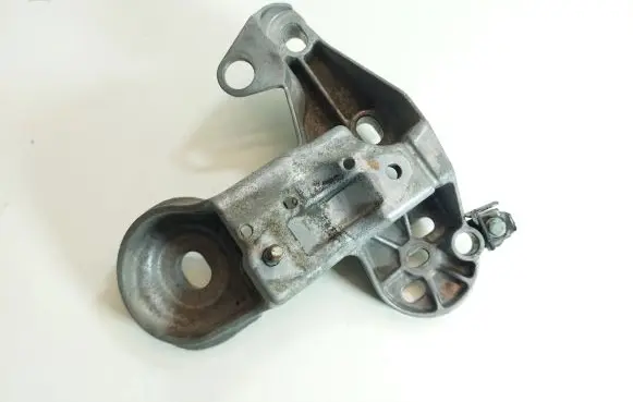 Audi A6 S6 C5 4B Engine mounting bracket 4B0199352B