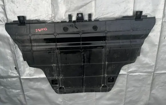 Alfa Romeo Tonale Engine splash shield/under tray