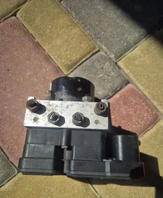 Peugeot 206+ ABS Pump 9659136980 10020701304