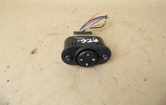 Chrysler PT Cruiser Wing mirror switch 