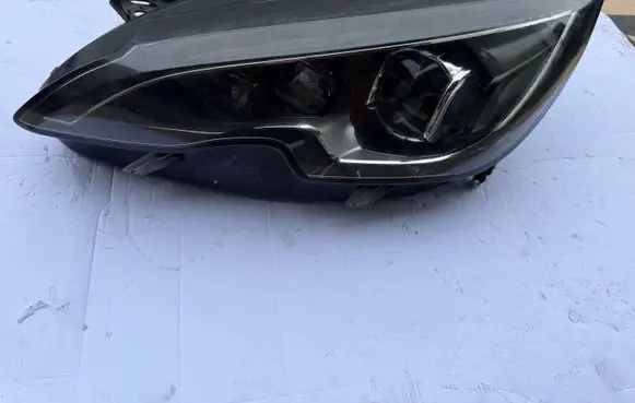 Peugeot 308 Headlight/headlamp 9800546480