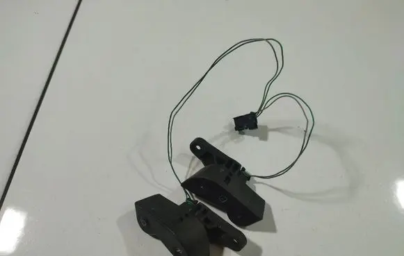 Steering wheel buttons/switches