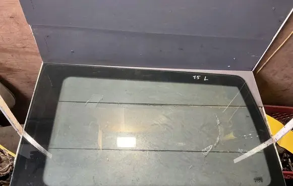 Volkswagen Transporter - Caravelle T5 Rear side window 43R006728