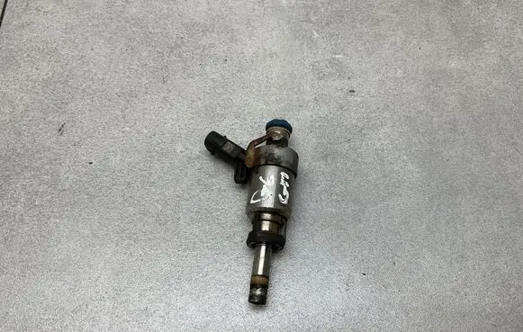 Volkswagen Golf VI Fuel injector 06H906036G